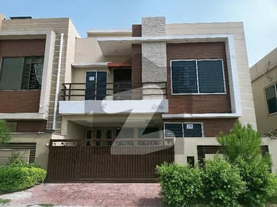 بحریہ ٹاؤن فیز 8 ۔ بلاک جے بحریہ ٹاؤن فیز 8,بحریہ ٹاؤن راولپنڈی,راولپنڈی میں 6 کمروں کا 8 مرلہ مکان 65.0 ہزار میں کرایہ پر دستیاب ہے۔ بحریہ ٹاؤن فیز 8 ۔ بلاک جے بحریہ ٹاؤن فیز 8,بحریہ ٹاؤن راولپنڈی,راولپنڈی میں 6 کمروں کا 8 مرلہ مکان 65.0 ہزار میں کرایہ پر دستیاب ہے۔
