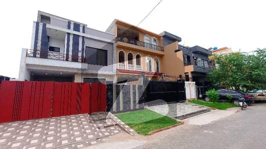 Buy A Prime Location House Of 10 Marla In Formanites Housing Scheme