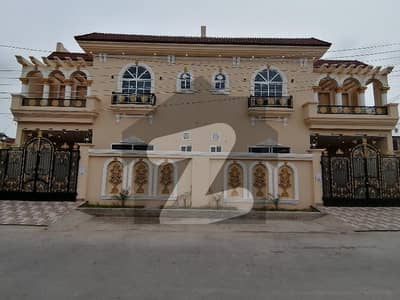فاطمہ ایونیو ملتان پبلک سکول روڈ,ملتان میں 3 کمروں کا 4 مرلہ مکان 1.5 کروڑ میں برائے فروخت۔
