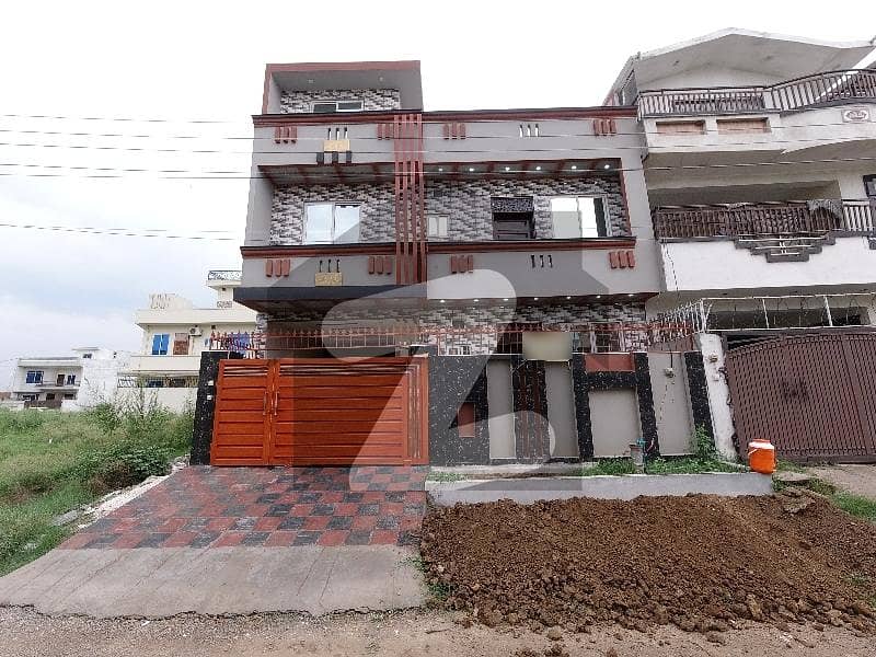 On Excellent Location 8 Marla House For sale In Rs. 50000000 Only On Excellent Location 8 Marla House For sale In Rs. 50000000 Only