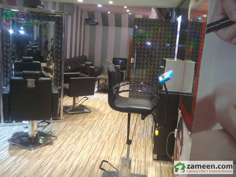 beautiful furnished parlor for sale in dha phase 3