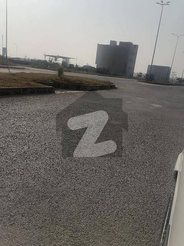 Park Enclave 1 Kanal Plot For Sale Good Location Park Facing Park