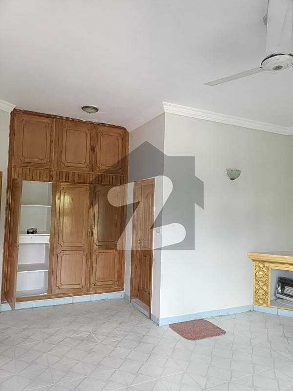 F11/1 Good Living Beautiful House 3 Bed Up F11/1 Good Living Beautiful House 3 Bed Up