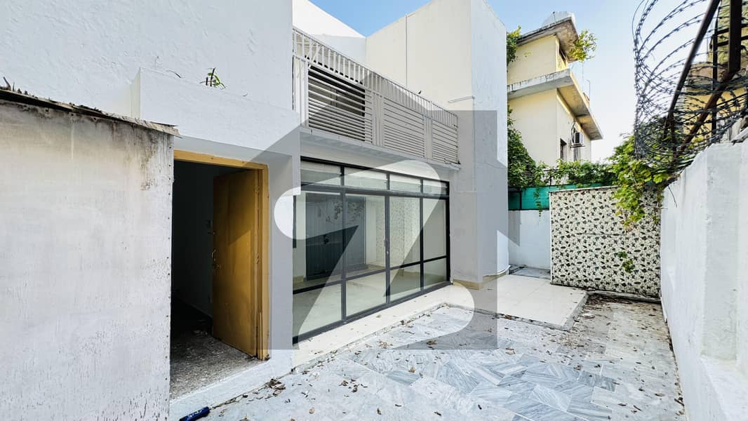 Double Storey 4 Bedrooms Renovate House Available For Rent. . Double Storey 4 Bedrooms Renovate House Available For Rent. .