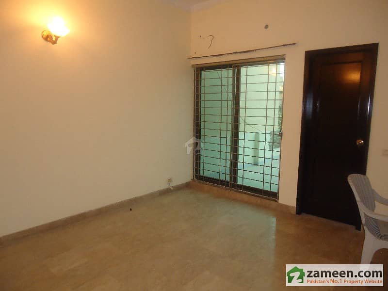 1 Kanal Upper Portion & Lower Portion Locked Near A Park For Rent In DHA Phase 4