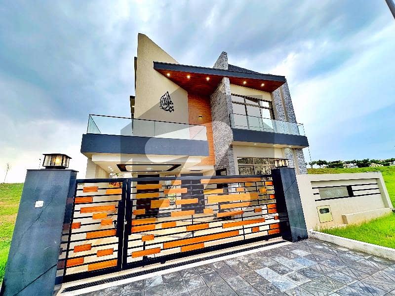 Ultra-Modern Designer Brand New 10 Marla House For Sale