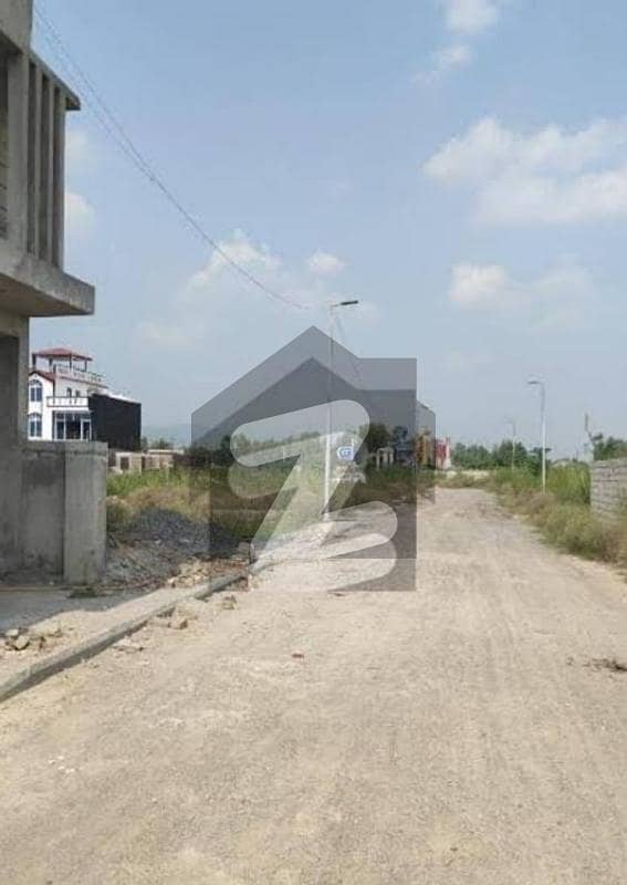 PLOT FOR SALE IN E-12/4 PLOT FOR SALE IN E-12/4