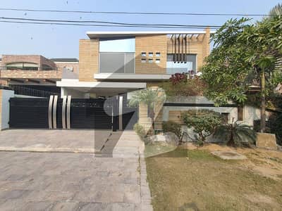 ڈی ایچ اے فیز 1 ڈیفنس (ڈی ایچ اے),لاہور میں 5 کمروں کا 1 کنال مکان 6.2 کروڑ میں برائے فروخت۔