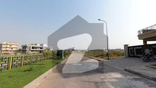 پارک انکلیو 1 پارک انکلیو,اسلام آباد میں 1 کنال رہائشی پلاٹ 5.0 کروڑ میں برائے فروخت۔