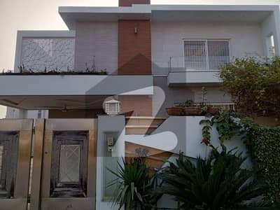 ڈی ایچ اے فیز 5 ڈیفنس (ڈی ایچ اے),لاہور میں 4 کمروں کا 1 کنال مکان 3.25 لاکھ میں کرایہ پر دستیاب ہے۔