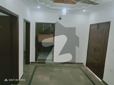 پاکستان ٹاؤن - فیز 1 پاکستان ٹاؤن,اسلام آباد میں 4 کمروں کا 5 مرلہ مکان 2.2 کروڑ میں برائے فروخت۔