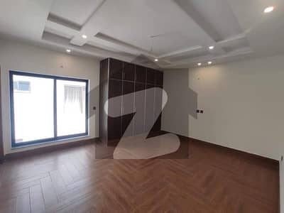 Prime Location 5 Marla House For Sale In Park View City, Lahore