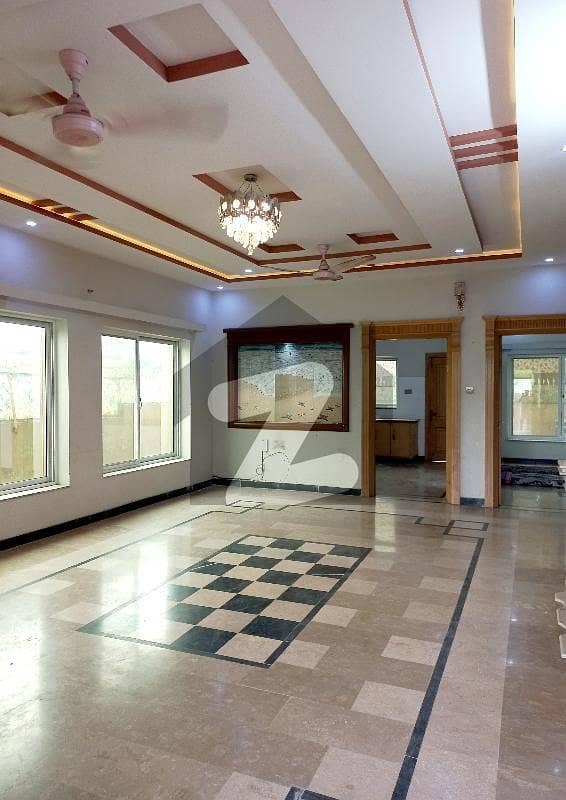 Hayatabad Phase 7 Sector E5 10 Marla House Available For Rent Hayatabad Phase 7 Sector E5 10 Marla House Available For Rent