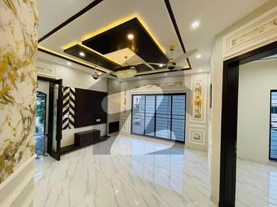 Prime Location 5 Marla House For Sale In Park View City, Lahore