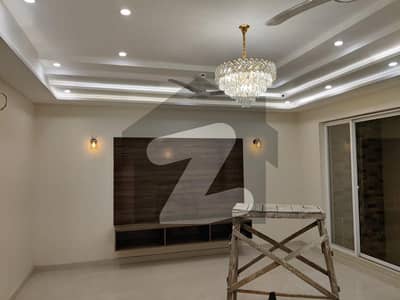 ماڈل ٹاؤن ۔ بلاک بی ماڈل ٹاؤن,لاہور میں 3 کمروں کا 1 کنال بالائی پورشن 1.8 لاکھ میں کرایہ پر دستیاب ہے۔