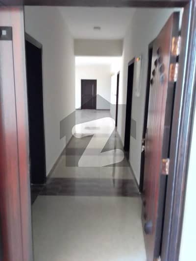 ڈی ایچ اے ڈیفینس فیز 5 ڈی ایچ اے ڈیفینس,اسلام آباد میں 4 کمروں کا 14 مرلہ فلیٹ 4.25 کروڑ میں برائے فروخت۔