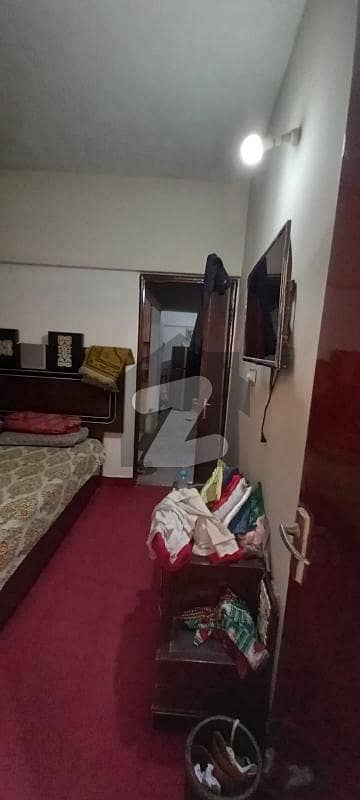 گلستانِِ جوہر ۔ بلاک 17 گلستانِ جوہر,کراچی میں 3 کمروں کا 5 مرلہ فلیٹ 68.0 لاکھ میں برائے فروخت۔