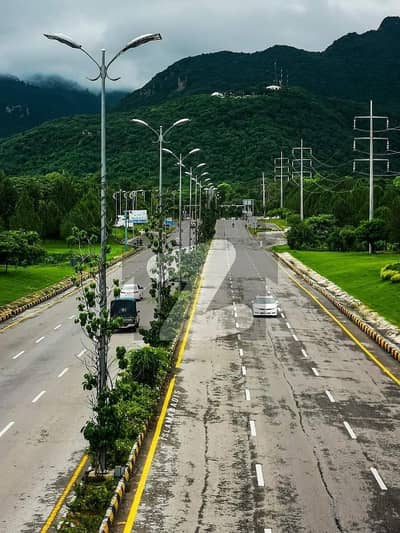 ڈی ۔ 12 اسلام آباد میں 1 کنال رہائشی پلاٹ 12.5 کروڑ میں برائے فروخت۔
