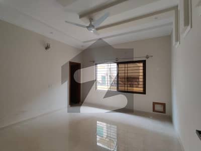 بحریہ ٹاؤن فیز 3 بحریہ ٹاؤن راولپنڈی,راولپنڈی میں 4 کمروں کا 10 مرلہ مکان 1.3 لاکھ میں کرایہ پر دستیاب ہے۔