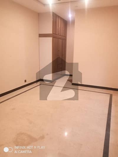 گلستان کالونی راولپنڈی میں 3 کمروں کا 1 کنال بالائی پورشن 68.0 ہزار میں کرایہ پر دستیاب ہے۔