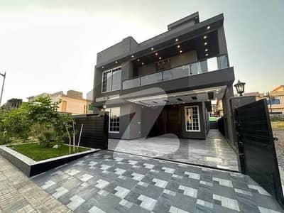 بحریہ ٹاؤن - طلحہ بلاک بحریہ ٹاؤن سیکٹر ای,بحریہ ٹاؤن,لاہور میں 5 کمروں کا 12 مرلہ مکان 4.5 کروڑ میں برائے فروخت۔