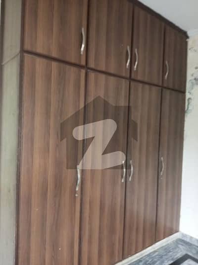 10 Marla Second Floor Available For Rent