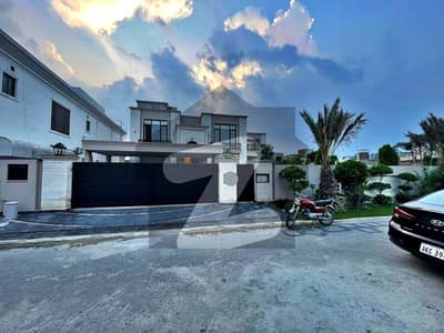 ڈی ایچ اے فیز 8 سابقہ ​​پارک ویو ڈی ایچ اے فیز 8,ڈی ایچ اے ڈیفینس,لاہور میں 5 کمروں کا 2 کنال مکان 26.0 کروڑ میں برائے فروخت۔