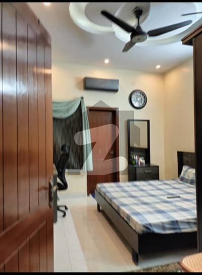 یونیورسٹی روڈ کراچی میں 6 کمروں کا 5 مرلہ مکان 2.35 کروڑ میں برائے فروخت۔