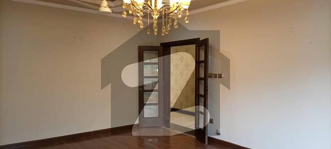 ای ۔ 11 اسلام آباد میں 3 کمروں کا 1 کنال بالائی پورشن 1.75 لاکھ میں کرایہ پر دستیاب ہے۔