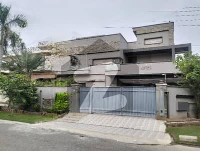 1 Kanal Corner Tile Floor House For Sale In Wapda Town