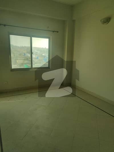 D-17 Tulip Apartments 3 Bedroom Un-Furnished For Sale