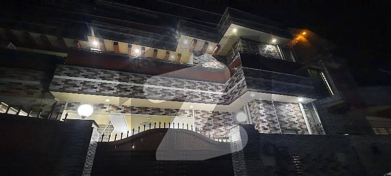مین مانسہرہ روڈ ایبٹ آباد میں 6 کمروں کا 7 مرلہ مکان 3.0 کروڑ میں برائے فروخت۔