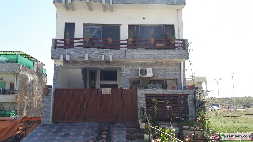 House Is Avaible For Sale