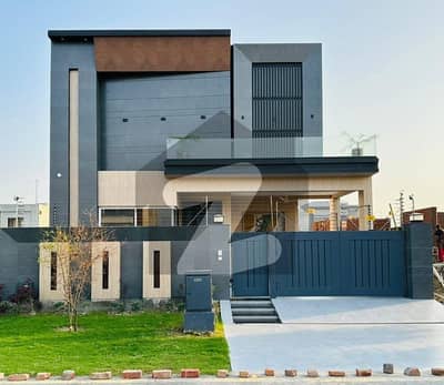 10 Marla Ultra Modern Designer House For Sale At Hot Location Near To Park/School/Commercial