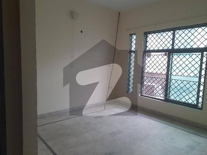 Independent Lower Ground Portion For Rent In New Lalazar Independent Lower Ground Portion For Rent In New Lalazar