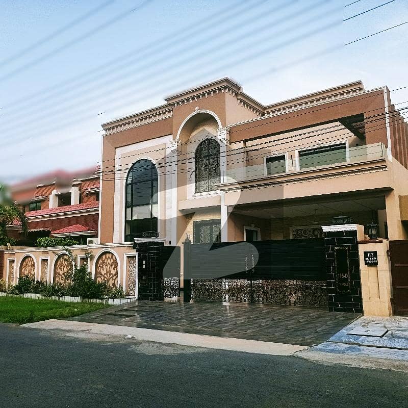 طارق گارڈنز ۔ بلاک اے طارق گارڈنز,لاہور میں 7 کمروں کا 1 کنال مکان 6.4 کروڑ میں برائے فروخت۔ طارق گارڈنز ۔ بلاک اے طارق گارڈنز,لاہور میں 7 کمروں کا 1 کنال مکان 6.4 کروڑ میں برائے فروخت۔
