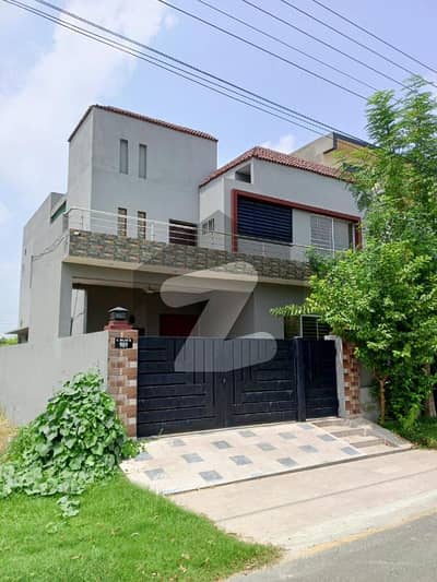10 Marla Slightly Used House (Gas Meter Installed) For Sale In Central Park Lahore. 10 Marla Slightly Used House (Gas Meter Installed) For Sale In Central Park Lahore.