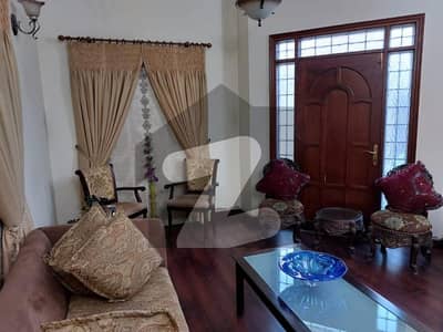 ڈی ایچ اے فیز 7 ڈی ایچ اے ڈیفینس,کراچی میں 4 کمروں کا 10 مرلہ مکان 9.5 کروڑ میں برائے فروخت۔