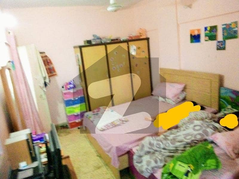 1350 Square Feet Flat In Gulistan-E-Jauhar - Block 1 Is Available