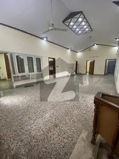 چکلالہ سکیم 3 چکلالہ سکیم,راولپنڈی میں 8 کمروں کا 1 کنال مکان 6.99 کروڑ میں برائے فروخت۔