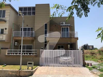 Hot Location Designer House For Sale 10 Marla In Islamabad B-17