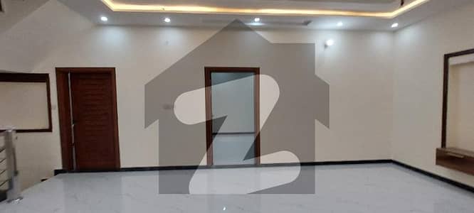 کینٹ ہاؤسنگ سکیم چناب رینجرز روڈ,سیالکوٹ میں 4 کمروں کا 6 مرلہ مکان 2.85 کروڑ میں برائے فروخت۔ کینٹ ہاؤسنگ سکیم چناب رینجرز روڈ,سیالکوٹ میں 4 کمروں کا 6 مرلہ مکان 2.85 کروڑ میں برائے فروخت۔