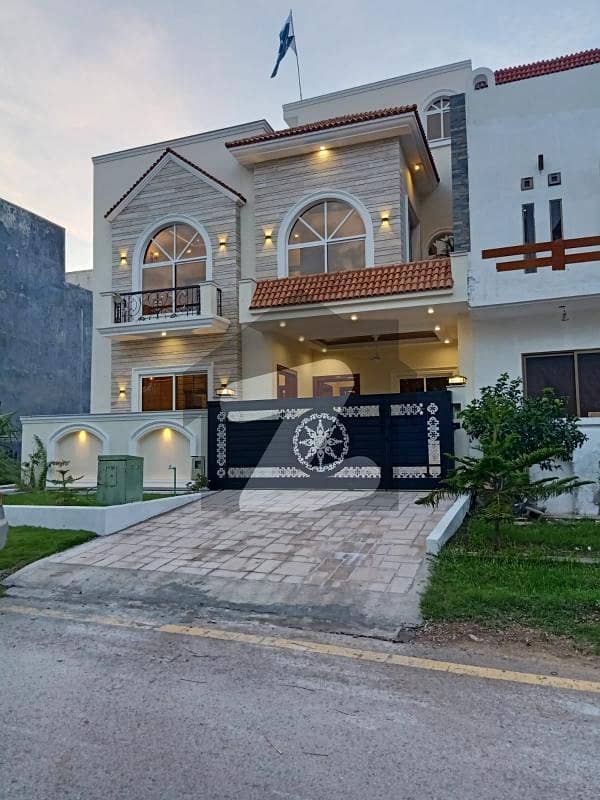 Luxury Design Sun facing Double Storey House For Sale