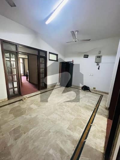 ڈی ایچ اے ڈیفینس کراچی میں 2 کمروں کا 4 مرلہ فلیٹ 1.3 کروڑ میں برائے فروخت۔