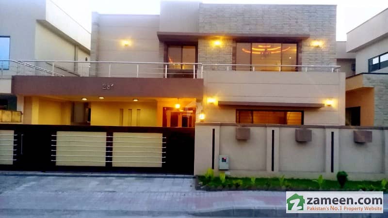 Bahria Town Phase 4 - 1 Kanal Beautiful House For Sale