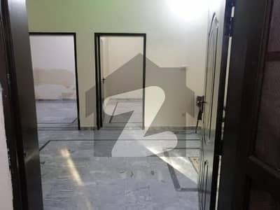 وکیل کالونی اسلام آباد ہائی وے,راولپنڈی میں 2 کمروں کا 5 مرلہ مکان 25.0 ہزار میں کرایہ پر دستیاب ہے۔