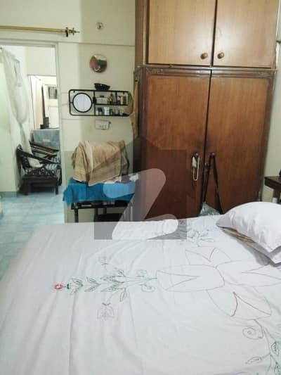 2 Bed Drawing Lounge Ist Floor Flat Available For Sale In Fariya Mobile Mall Block 2 Gulshan-E-Iqbal