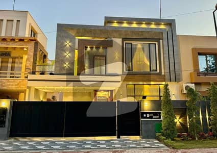 10 Marla First Entry House For Rent In Hussain Block Bahria Town Lahore