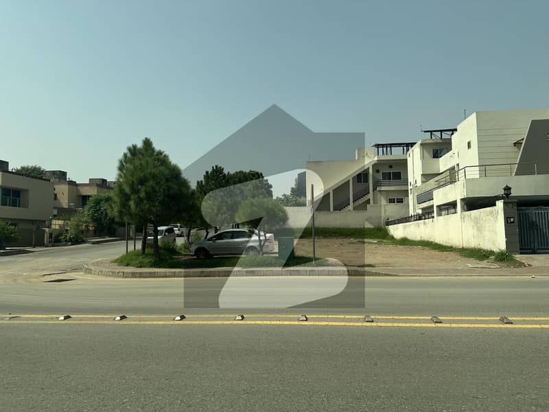 بحریہ ٹاؤن فیز 6 بحریہ ٹاؤن راولپنڈی,راولپنڈی میں 1 کنال رہائشی پلاٹ 5.5 کروڑ میں برائے فروخت۔ بحریہ ٹاؤن فیز 6 بحریہ ٹاؤن راولپنڈی,راولپنڈی میں 1 کنال رہائشی پلاٹ 5.5 کروڑ میں برائے فروخت۔