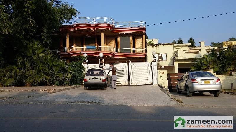533 Sq. Yard Good Location 100 % Investor Rate House For Sale In F-8/3
